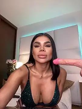 Amylewiss from StripChat is Freechat