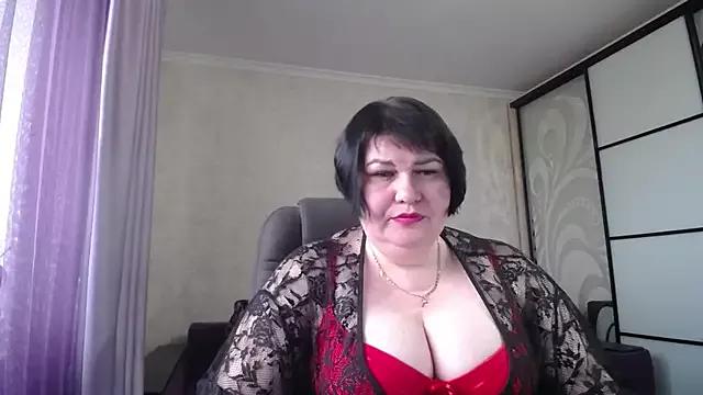 JuicyLady_Di from StripChat is Freechat