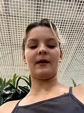 LeonaKeepFucking from StripChat is Freechat