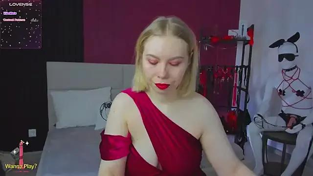 Mary_blonde from StripChat is Freechat