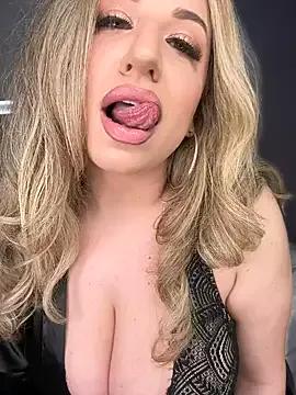 miamellycious from StripChat is Freechat