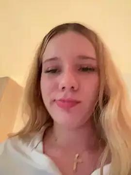 NicoleCut from StripChat is Freechat